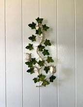 Load image into Gallery viewer, Ivy Tole Sconce
