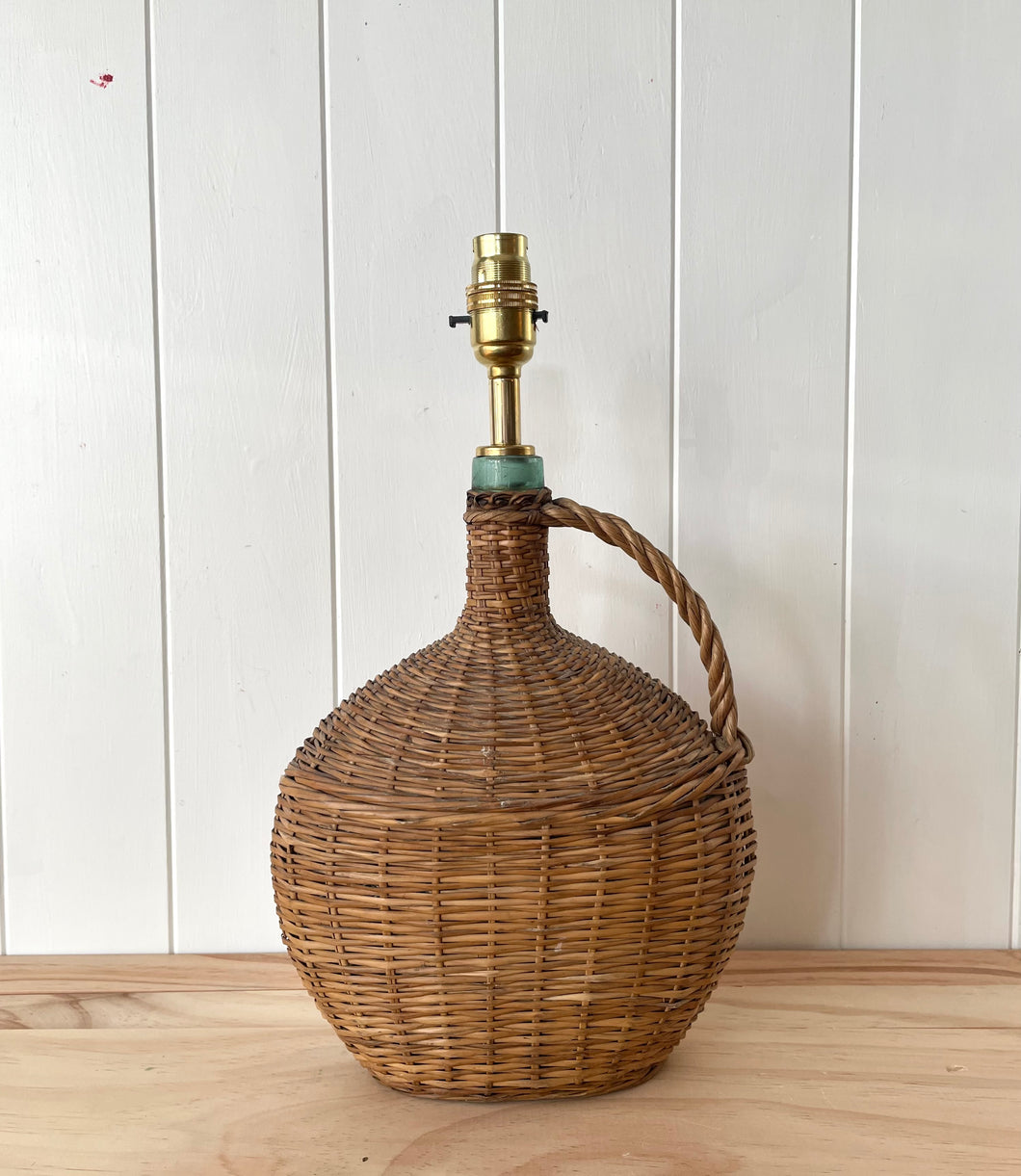 Round rattan deals lamp