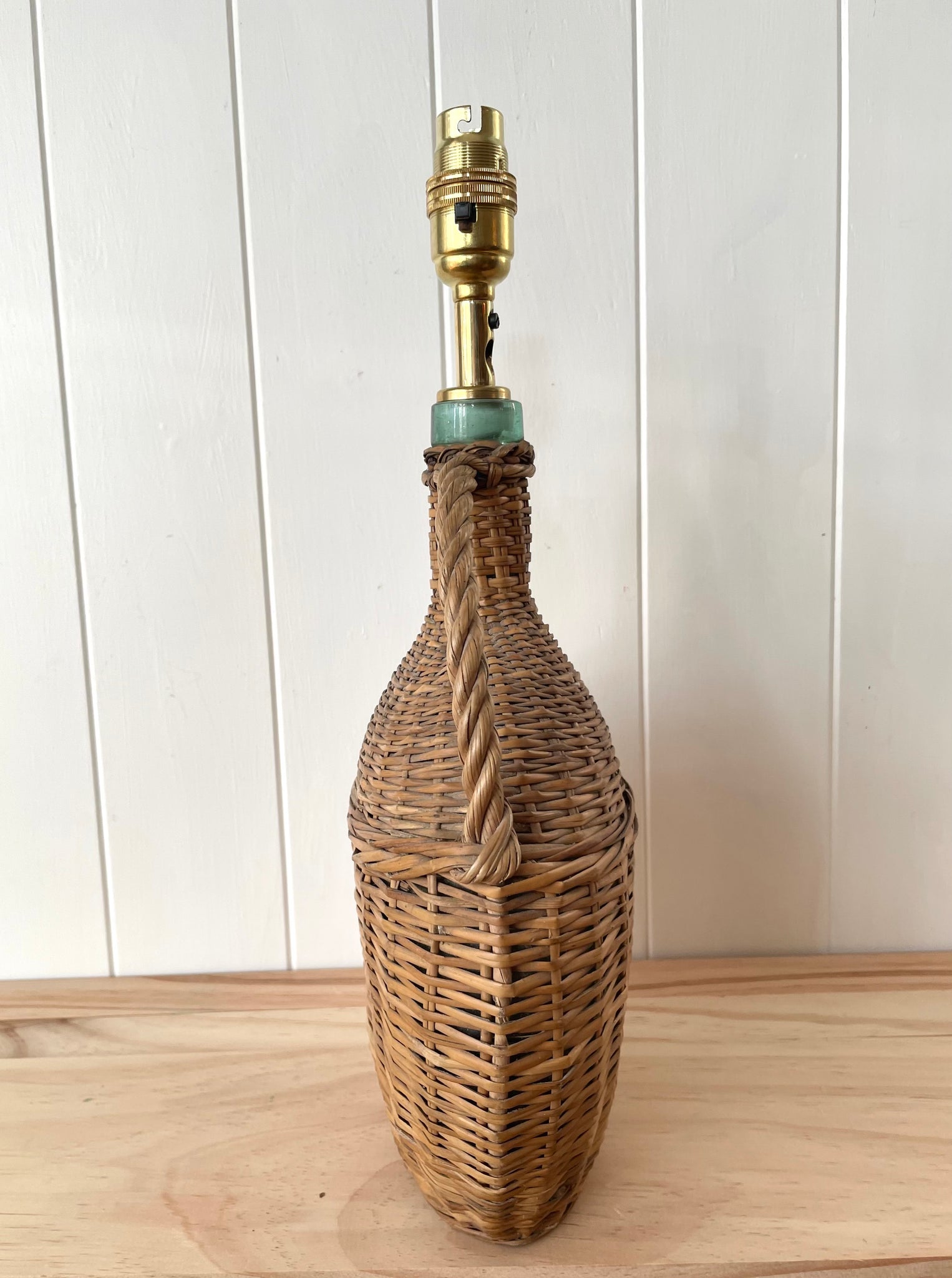 Antique deals wicker lamp